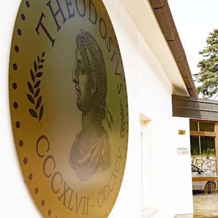 Apartma Frigidum דירה