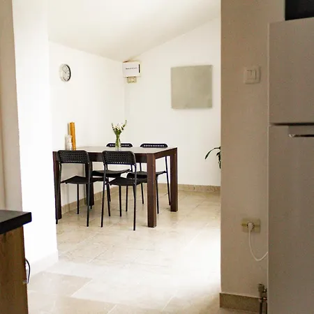 Apartma Frigidum 아파트 비파바