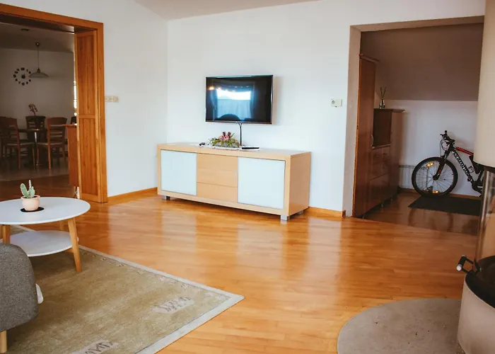 Daire Apartma Frigidum Vipava